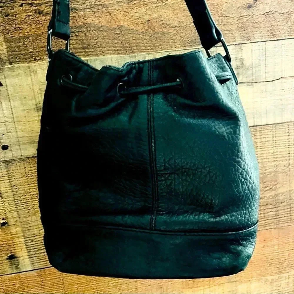 L.A.M.B. Gwen Stefani Rare Leather Drawstring Bucket Crossbody Bag - Picture 3 of 11